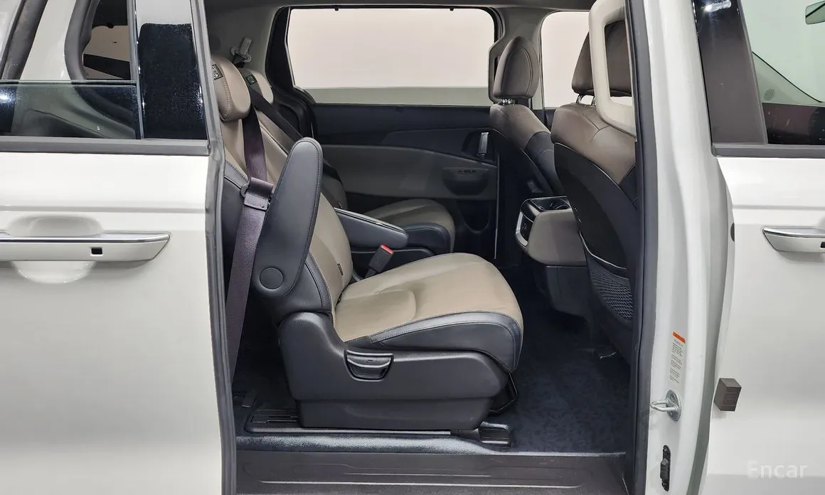 Kia Carnival 2023 HEV 9seater Nobless