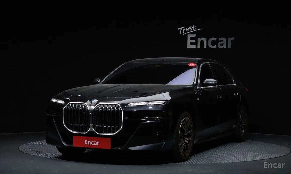 BMW 7 Series 2022 740i xDrive M Sport