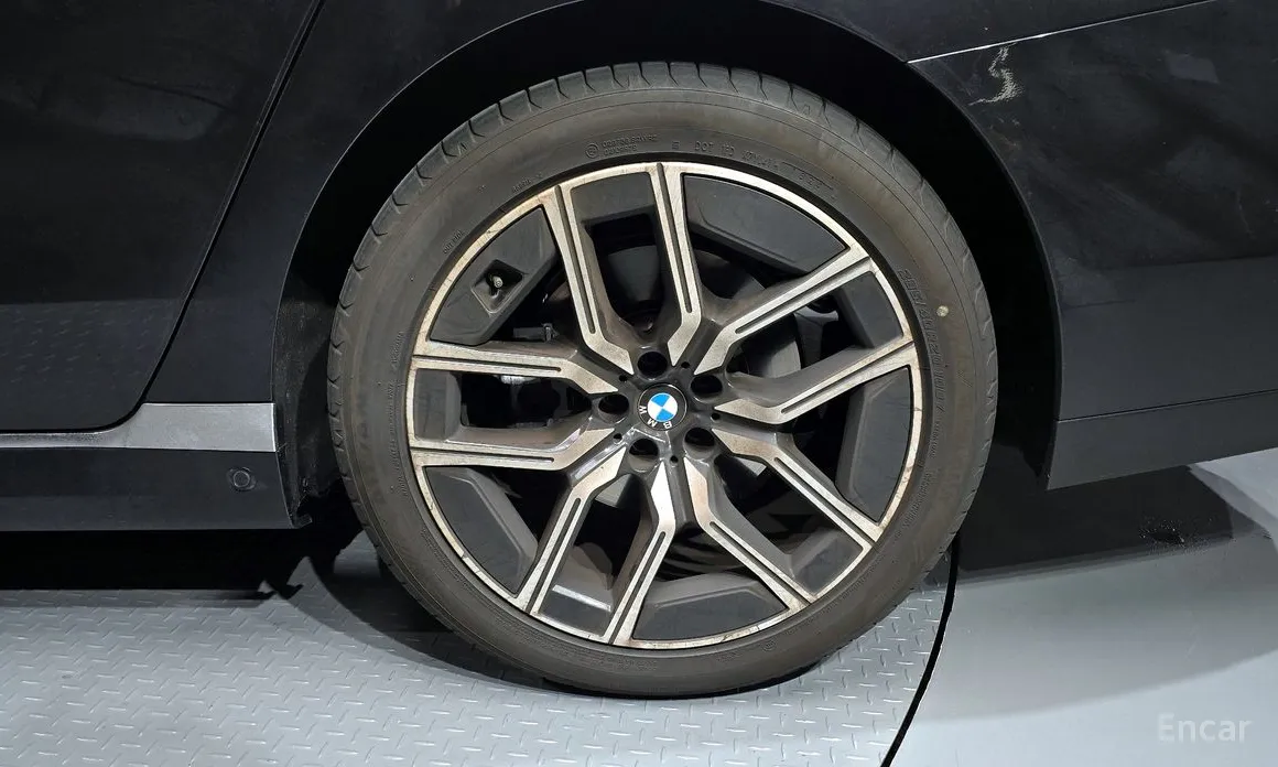 BMW 7 Series 2022 740i xDrive M Sport