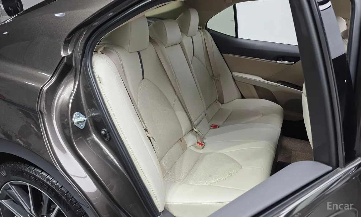 Toyota Camry 2017 2.5 XLE Hybrid