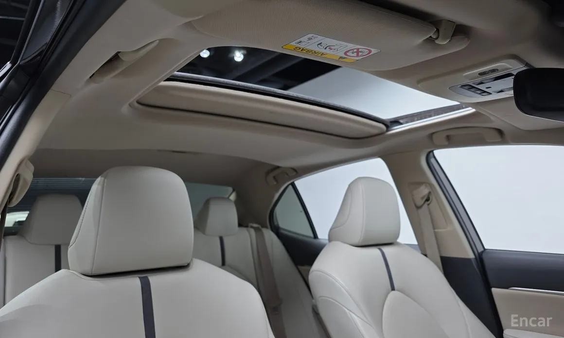 Toyota Camry 2017 2.5 XLE Hybrid