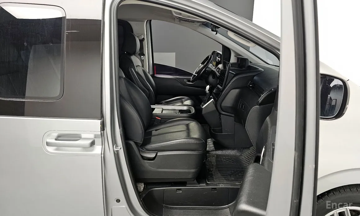 Hyundai Staria 2021 L3.5 Cargo 5-Seater