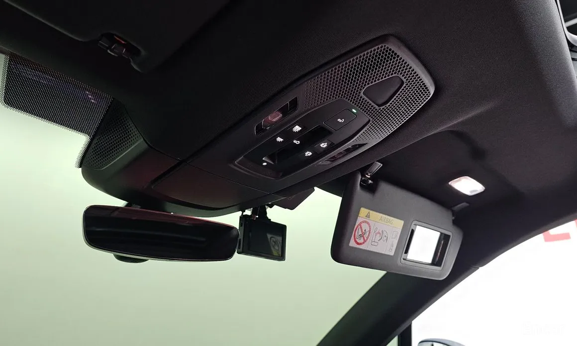 Porsche Macan 2024 Base 4