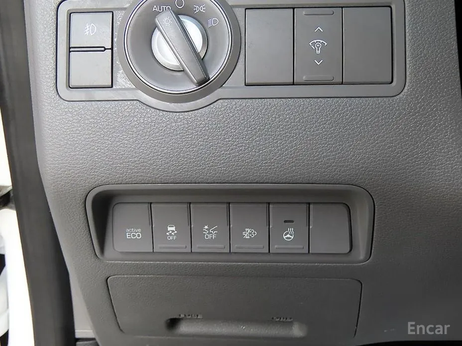 Hyundai Solati 2015 15-seater