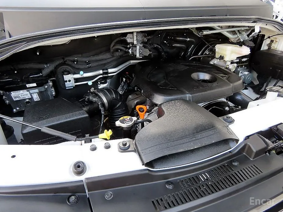 Hyundai Solati 2015 15-seater