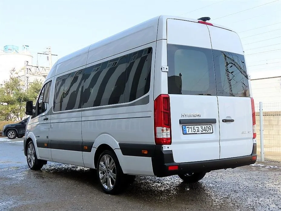 Hyundai Solati 2015 15-seater