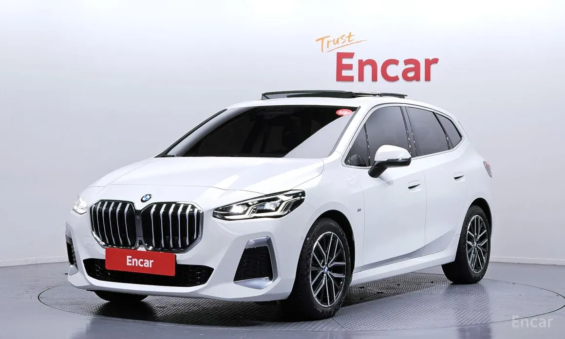 BMW 2 Series 2022 220i M Sport Design