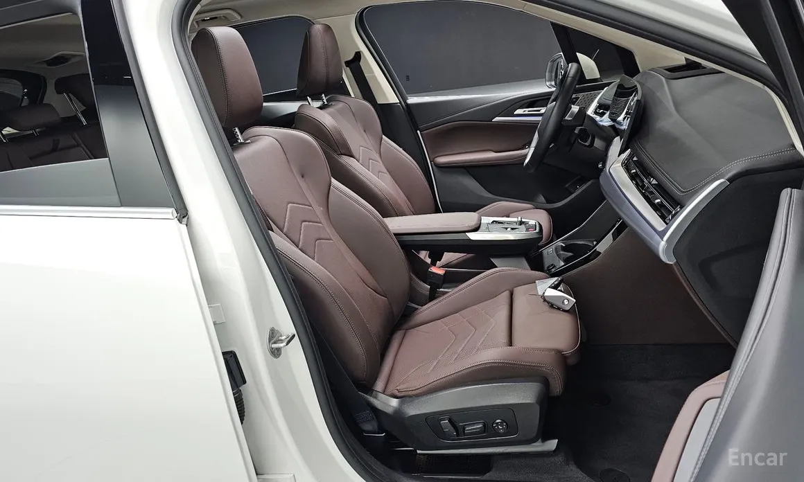 BMW 2 Series 2022 220i M Sport Design