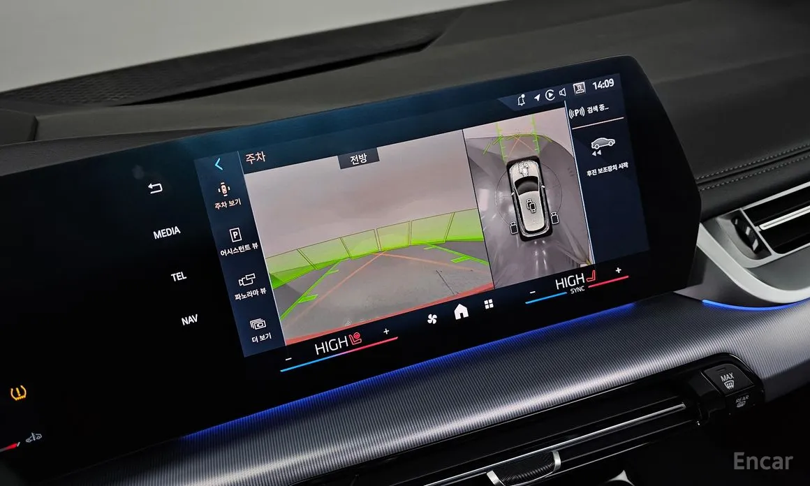 BMW 2 Series 2022 220i M Sport Design