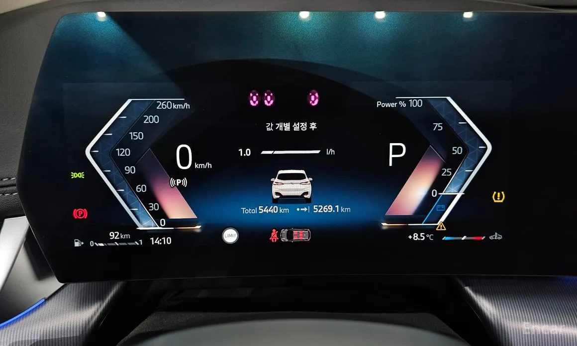 BMW 2 Series 2022 220i M Sport Design