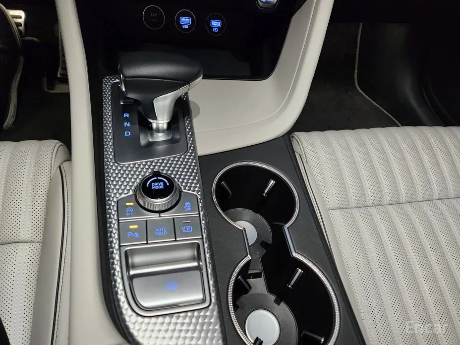 Genesis G70 2022 Gasoline 2.0T 4WD