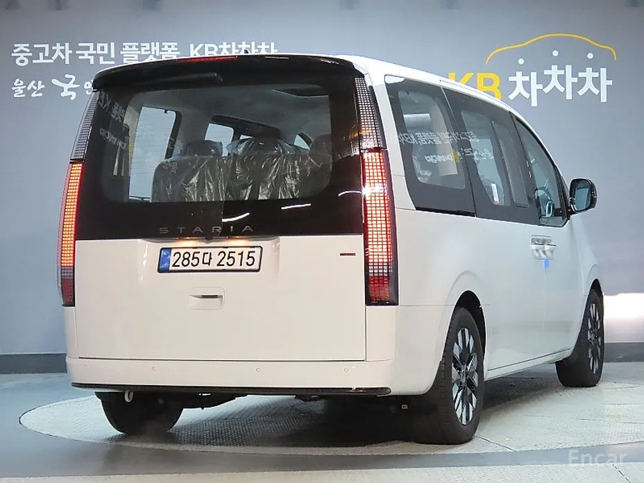 Hyundai Staria 2021 4WD Lounge 9-Seater