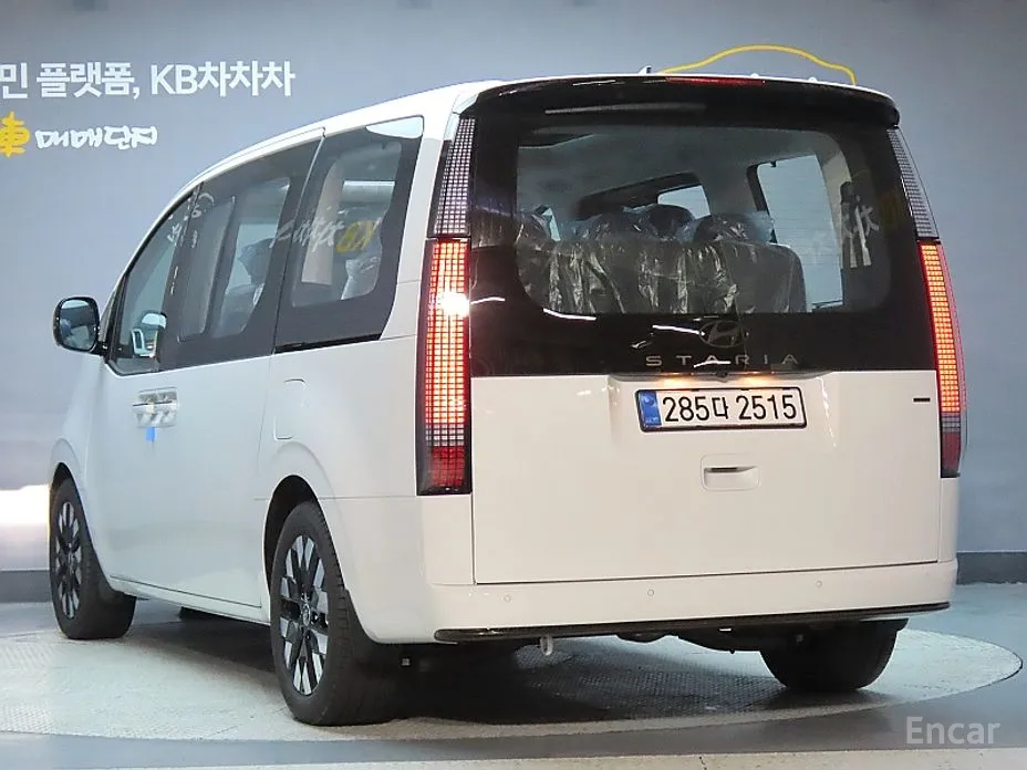 Hyundai Staria 2021 4WD Lounge 9-Seater