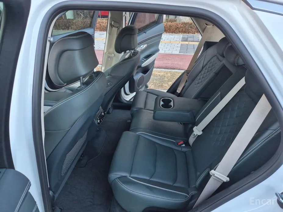 Genesis GV70 2022 e-AWD