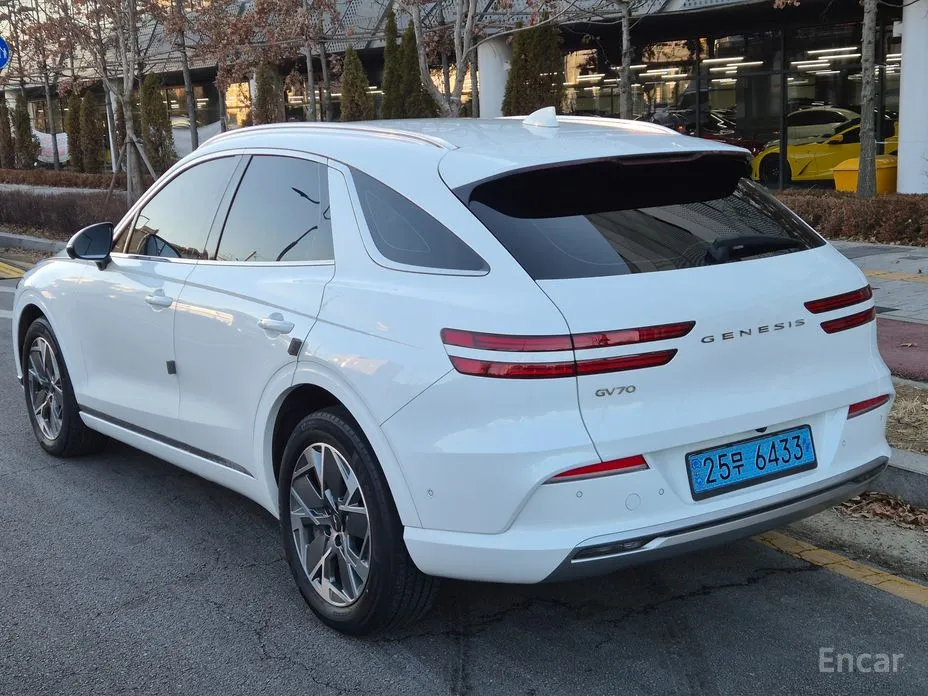 Genesis GV70 2022 e-AWD