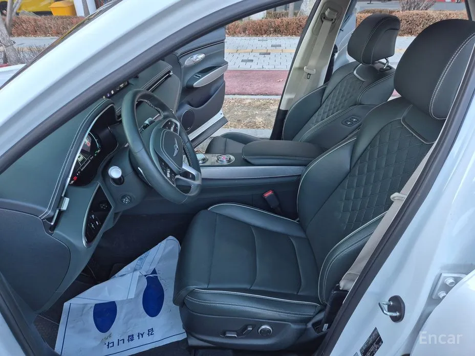 Genesis GV70 2022 e-AWD