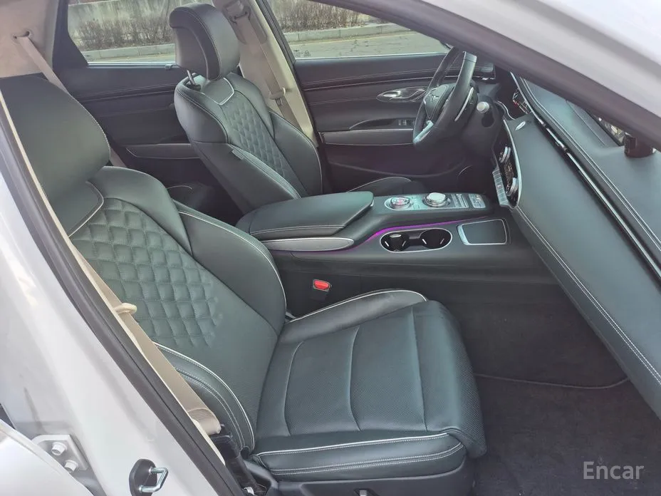 Genesis GV70 2022 e-AWD