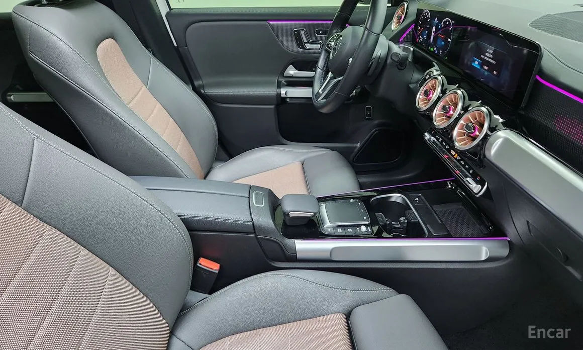 Mercedes-Benz EQB 2022 EQB300 4MATIC