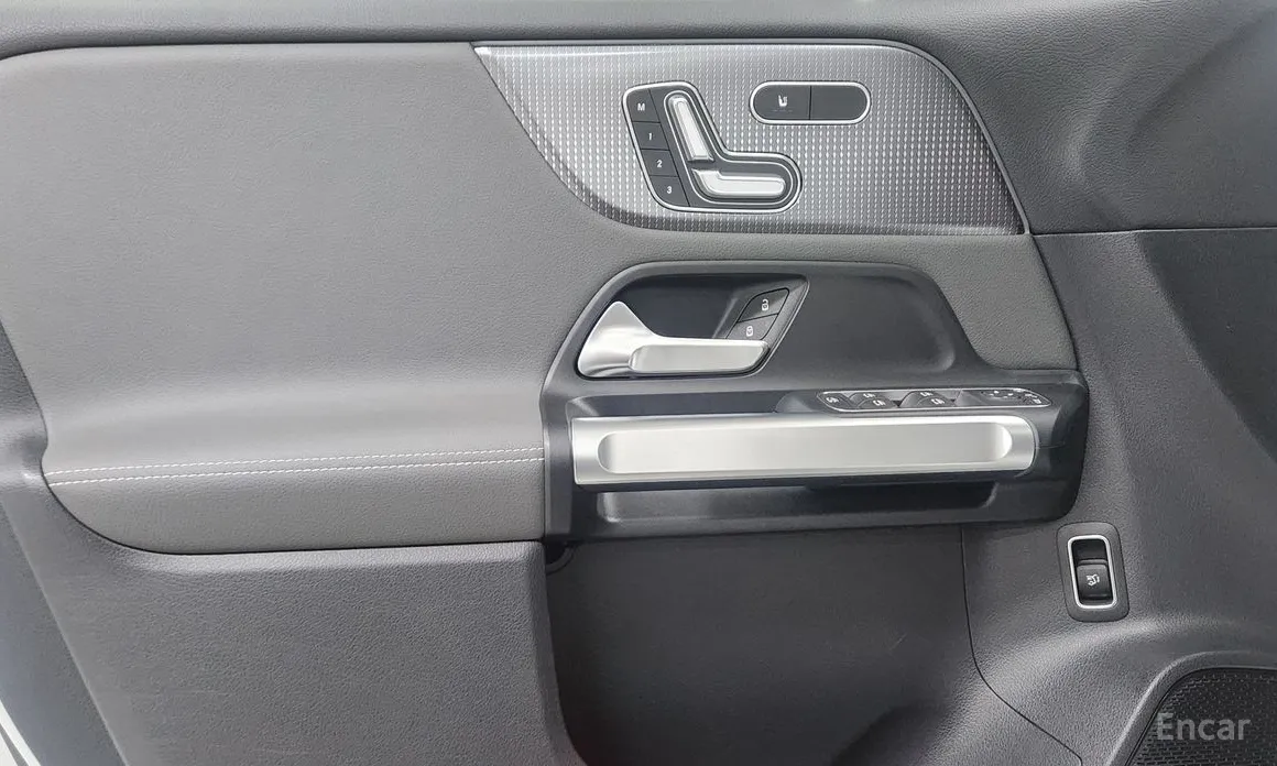 Mercedes-Benz EQB 2022 EQB300 4MATIC