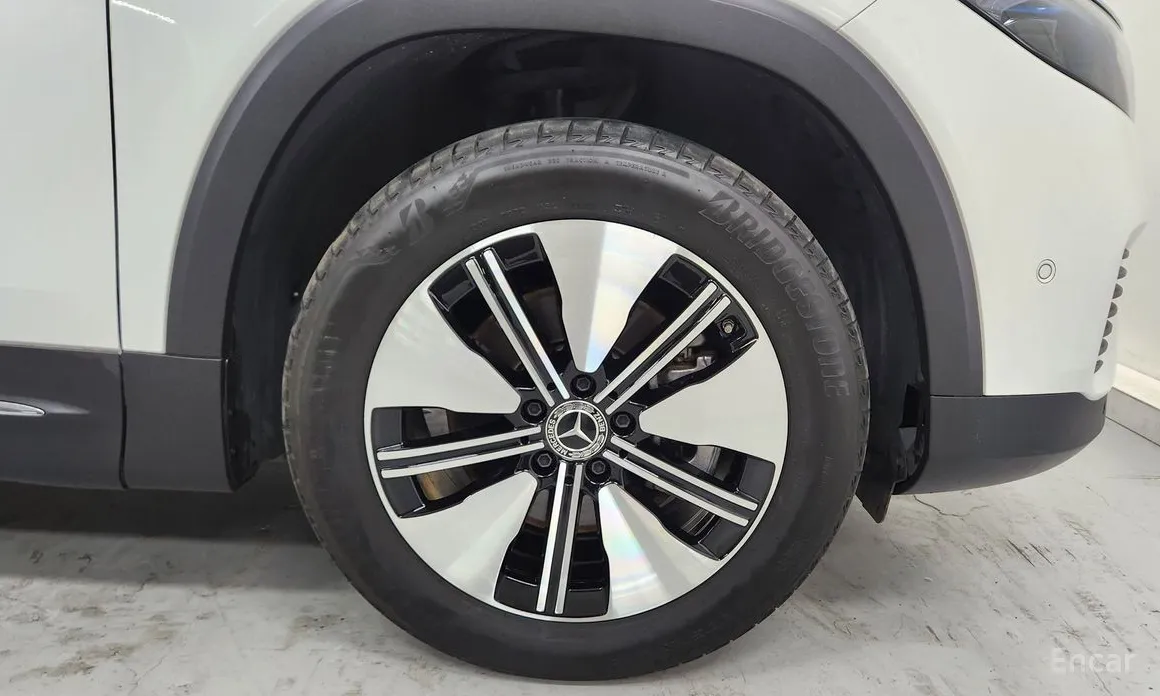 Mercedes-Benz EQB 2022 EQB300 4MATIC