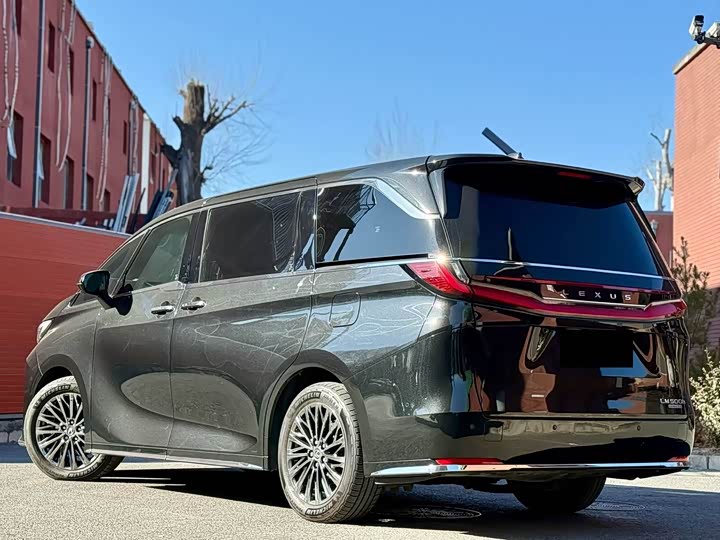 Lexus LM 2025 2025款 500h 六座尊崇版