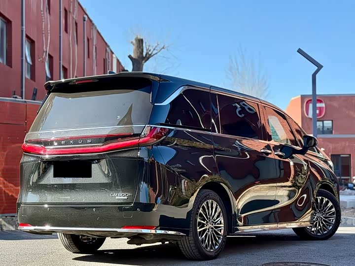 Lexus LM 2025 2025款 500h 六座尊崇版