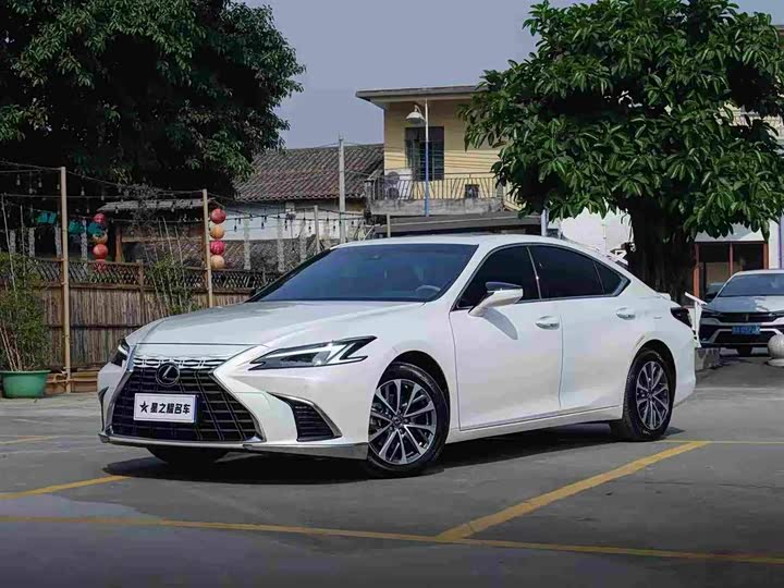 Lexus ES 2025 2025款 300h 臻享版