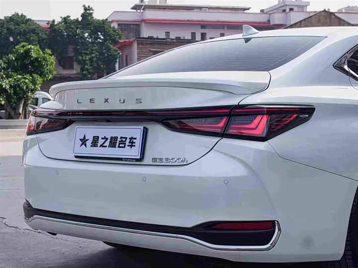 Lexus ES 2025 2025款 300h 臻享版