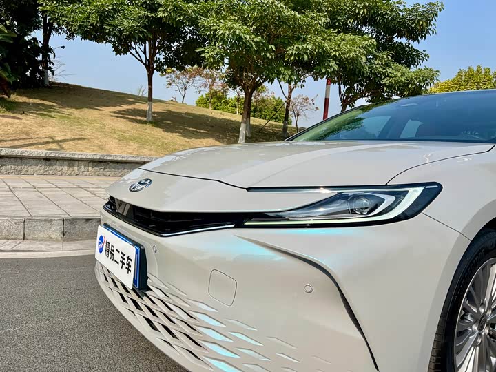 Toyota Camry 2024 2024款 双擎 2.0HG 尊贵版
