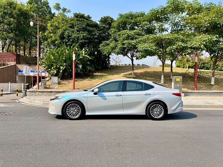 Toyota Camry 2024 2024款 双擎 2.0HG 尊贵版
