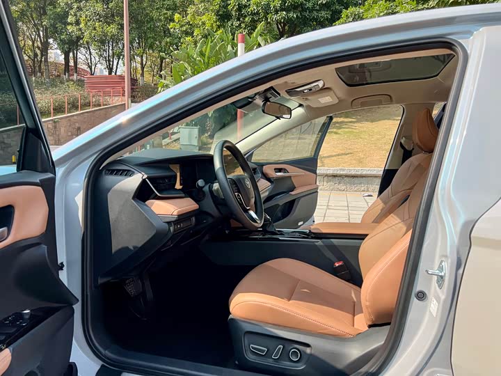 Toyota Camry 2024 2024款 双擎 2.0HG 尊贵版