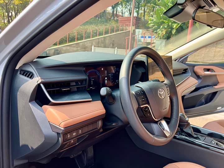 Toyota Camry 2024 2024款 双擎 2.0HG 尊贵版