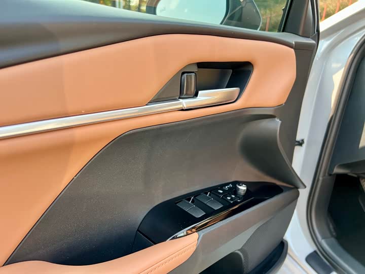 Toyota Camry 2024 2024款 双擎 2.0HG 尊贵版