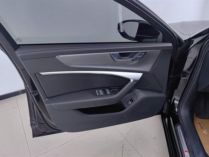 Audi A6L 2025 2025款 45 TFSI 臻选动感型