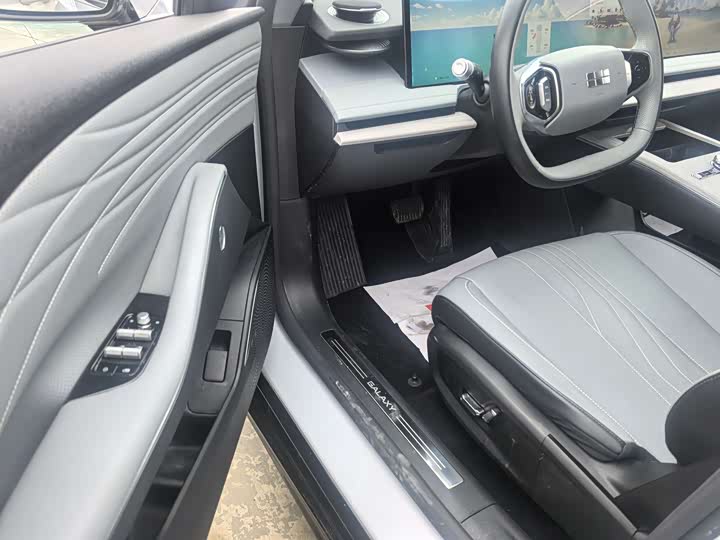 Geely Galaxy E8 2024 2024款 550km 后驱PRO