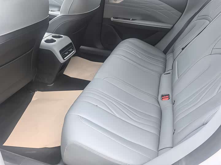 Geely Galaxy E8 2024 2024款 550km 后驱PRO