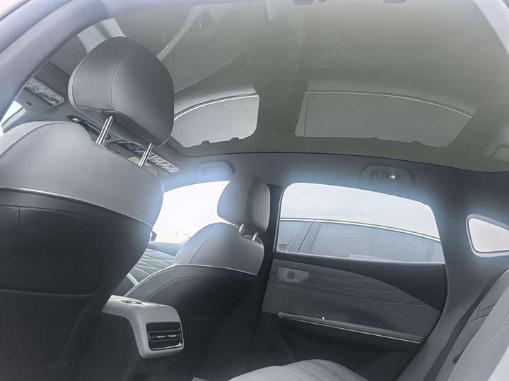 Geely Galaxy E8 2024 2024款 550km 后驱PRO