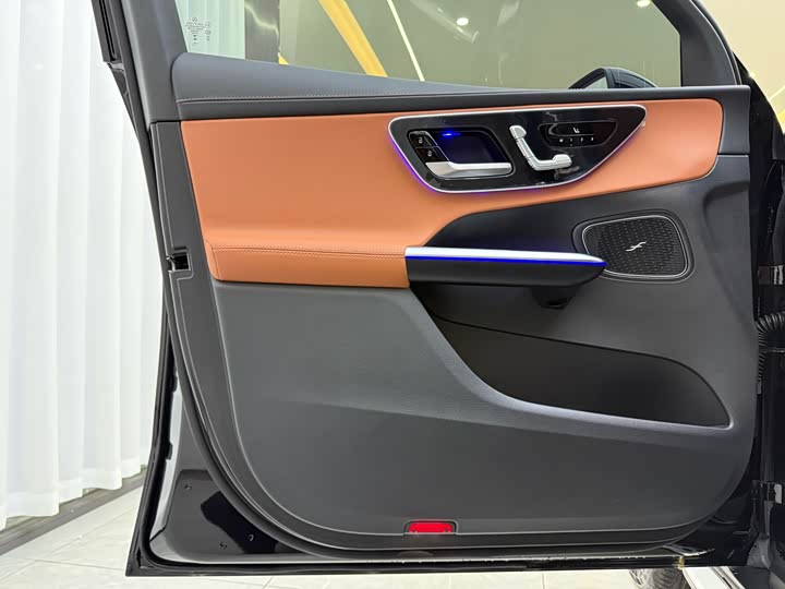 Mercedes-Benz GLC-Class 2025 2025款 改款 GLC 260 L 4MATIC 豪华型