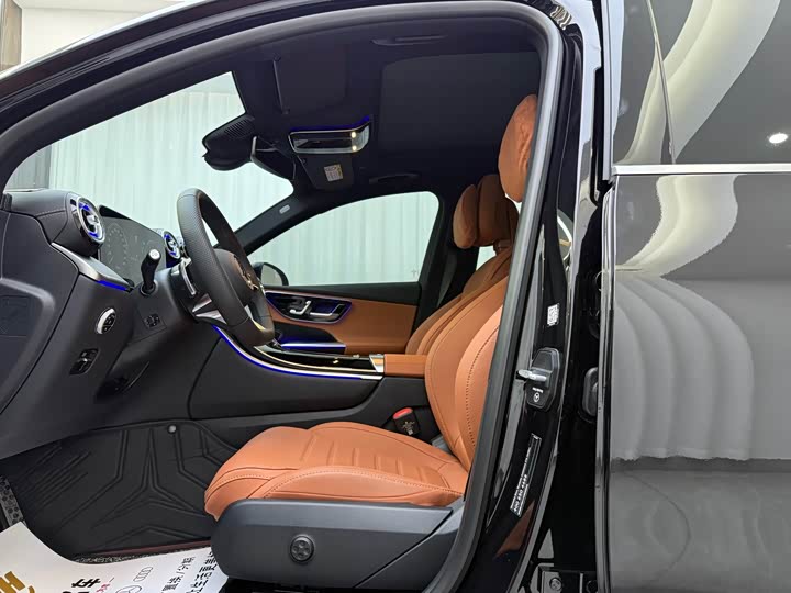 Mercedes-Benz GLC-Class 2025 2025款 改款 GLC 260 L 4MATIC 豪华型