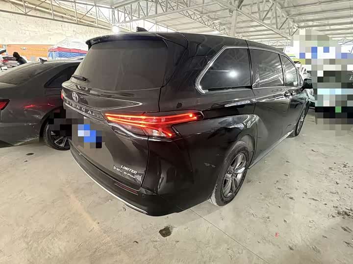 Toyota Sienna 2024 2024款 2.5L混动 四驱尊贵版