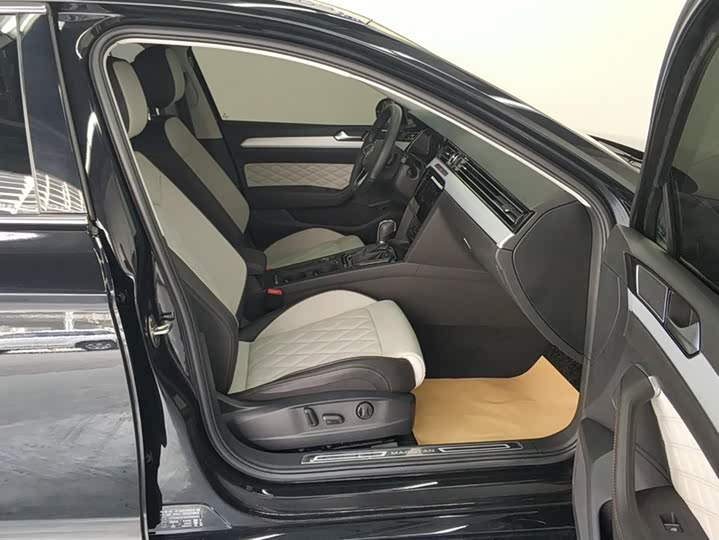 Volkswagen Magotan 2025 2025款 众享款 330TSI DSG豪华型