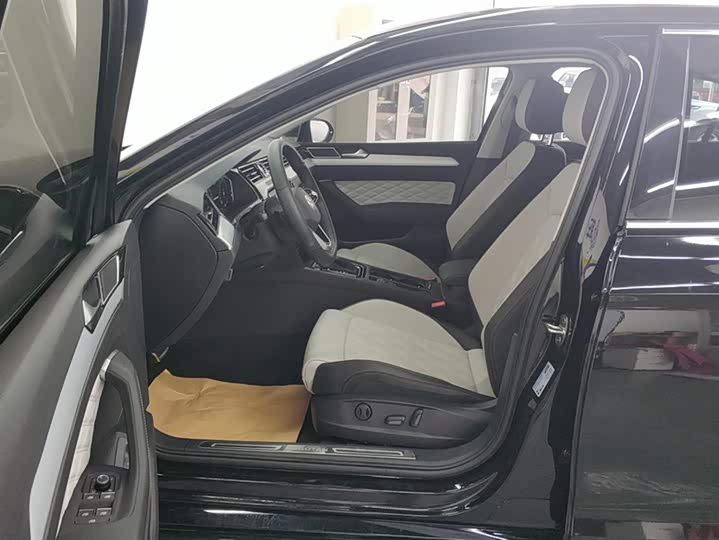 Volkswagen Magotan 2025 2025款 众享款 330TSI DSG豪华型