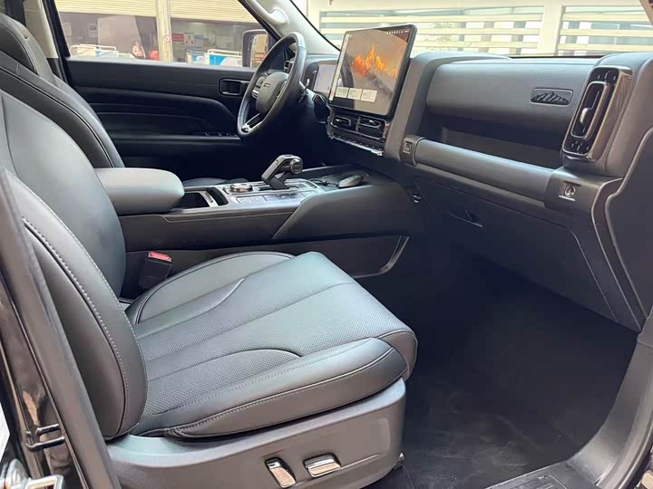 Haval H9 2024 2024款 2.4T 柴油四驱极境版