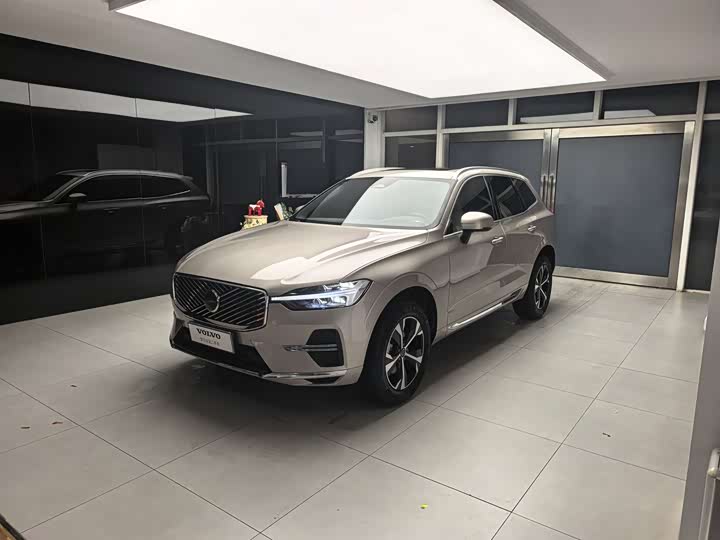 Volvo XC60 2026 2026款 B5 四驱智逸豪华版