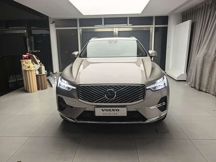 Volvo XC60 2026 2026款 B5 四驱智逸豪华版