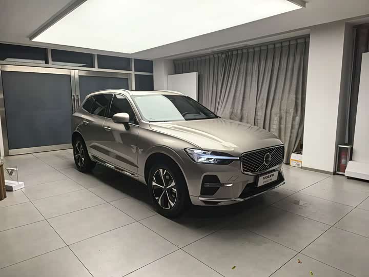 Volvo XC60 2026 2026款 B5 四驱智逸豪华版