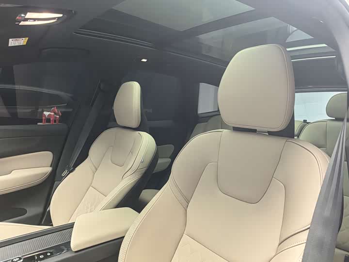 Volvo XC60 2026 2026款 B5 四驱智逸豪华版