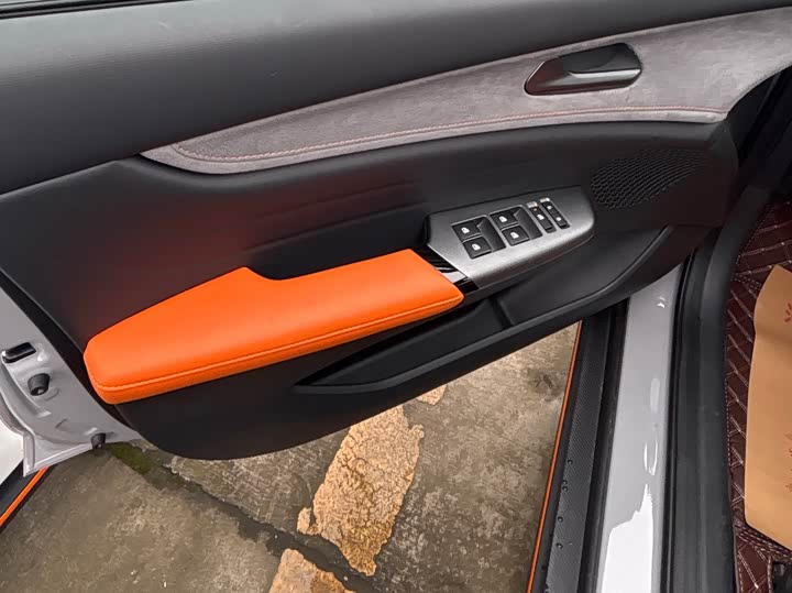 Changan UNI-V 2025 2025款 第三代 1.5T 500Bar尊贵型