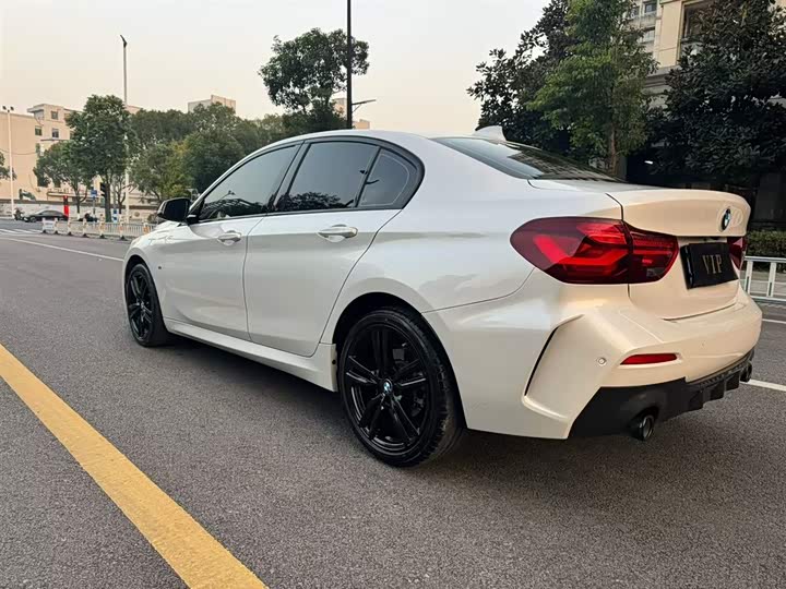 BMW 1 Series 2023 2023款 125i M运动曜夜版