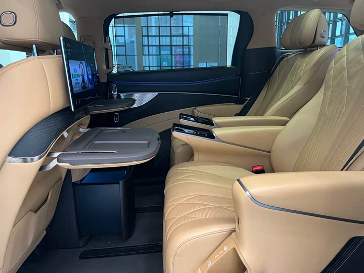 Denza D9 2025 2025款 DM-i 智驾版 1020 四驱旗舰型